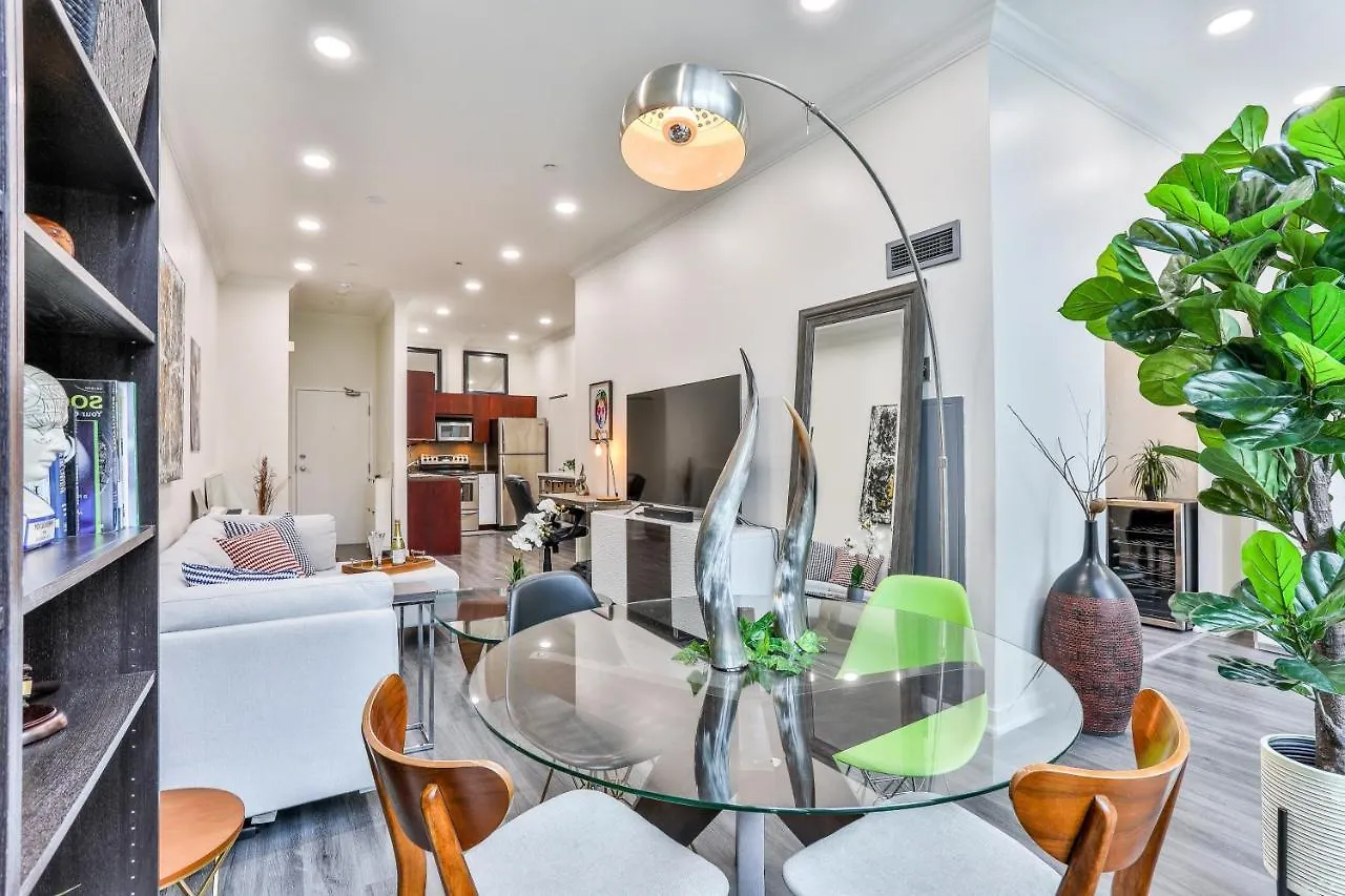 Luxury Treelife Suite Toronto